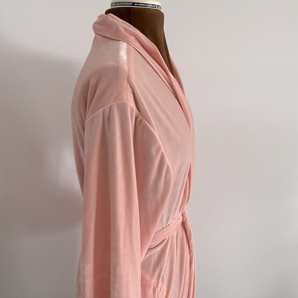 💖LA LINGERIE💖-Beautiful Rose pink robe In medium . Full length. Like new ! - Picture 8 of 16